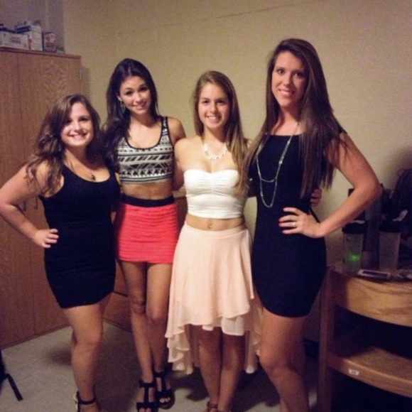 Victoria's Secret PINK embellished crop top - Picture 5 of 5